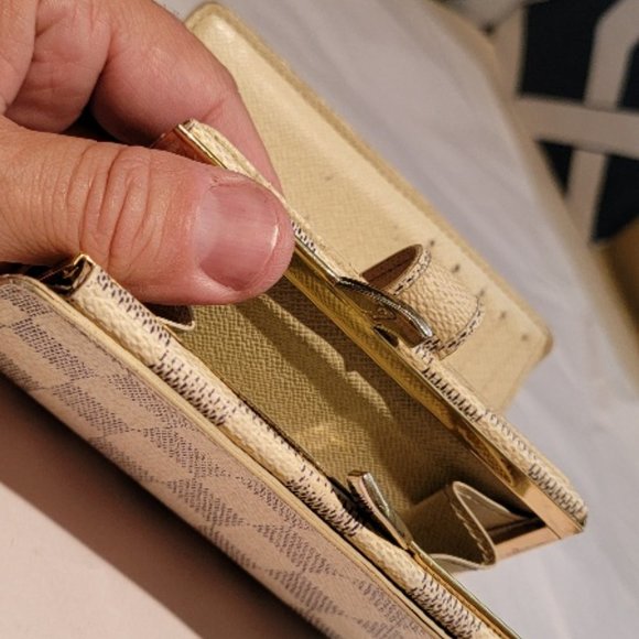 Louis Vuitton Damier Azur Port Monnaie Kisslock Wallet - Picture 6 of 10